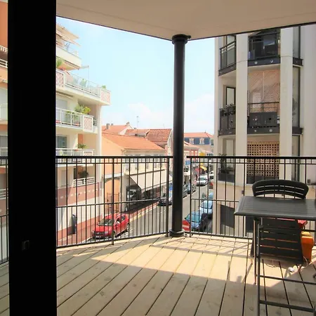 Apartment Grand T2 Hyper-centre Avec Terrasse Et Parking